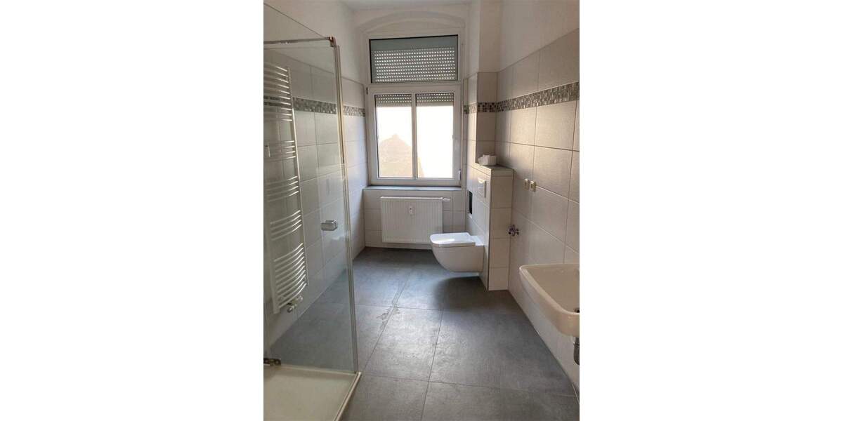 Großzügige 3-Zimmer mit Parkett, und offener Küche in zentraler Lage! EBK mgl. 3 zimmer