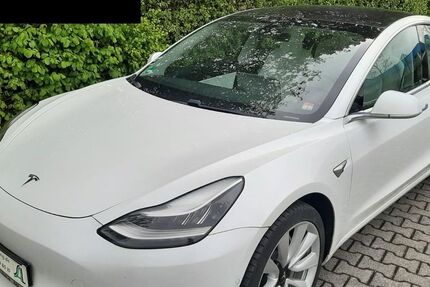 Tesla Model 3 67.500 km 28.950 € Taunusstein 65232