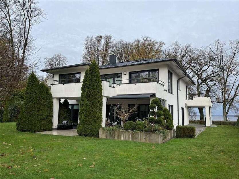 Haus zum Kaufen in Schwerin 1.995.000 € 300 m²