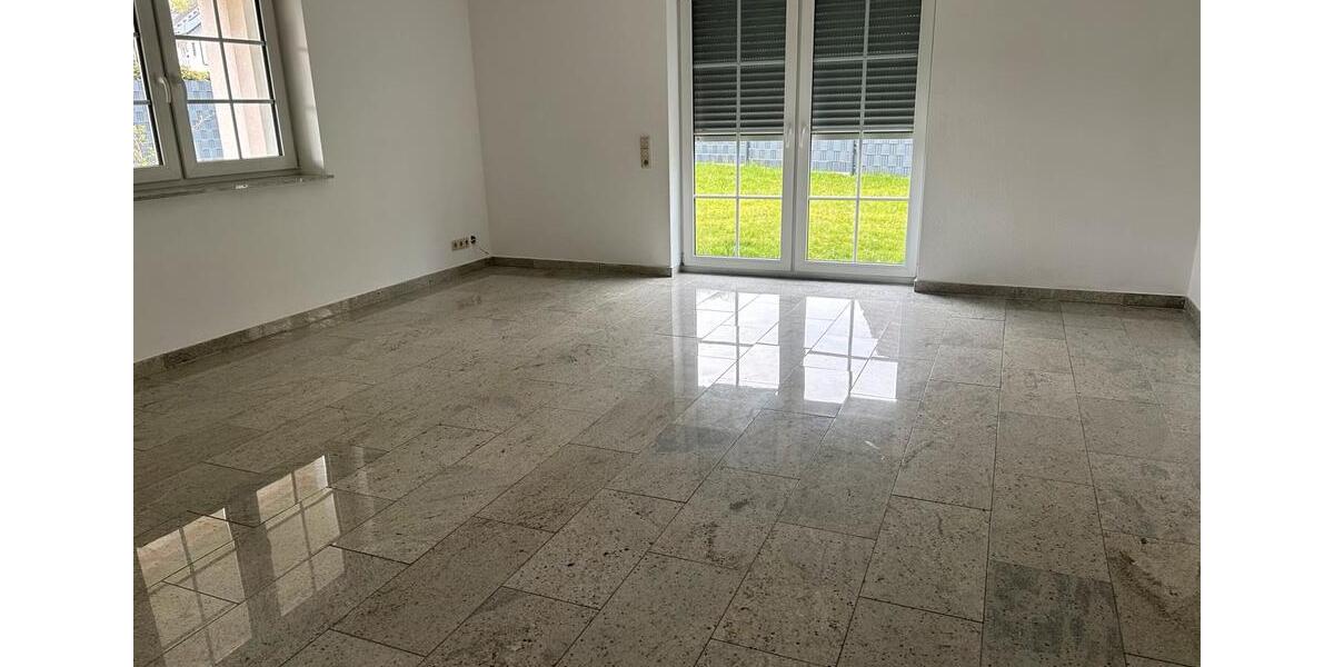 Erdgeschoßwohnung Dautphetal - 5 Zimmer, 150 m&sup2;, 350.000&euro; | Angebot:26615518