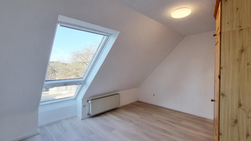 Dachgeschoßwohnung Schloß Holte-Stukenbrock Stukenbrock - 2 Zimmer, 59 m&sup2;, 620&euro; | Angebot:25378989