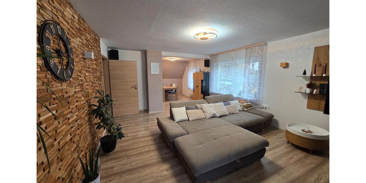 Dachgeschoßwohnung Lohr am Main - 6 Zimmer, 150 m&sup2;, 298.000&euro; | Angebot:26261853