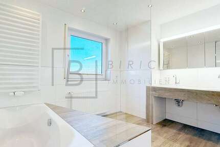 Haus Weißenhorn / Oberhausen Oberhausen - 6.5 Zimmer, 196 m&sup2;, 699.000&euro; | Angebot:25901645