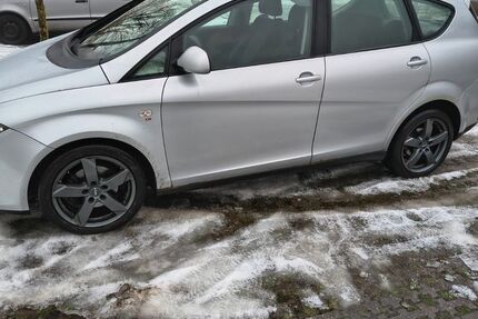 Seat Altea 273.500 km 3.799 &euro; Strahlungen 97618