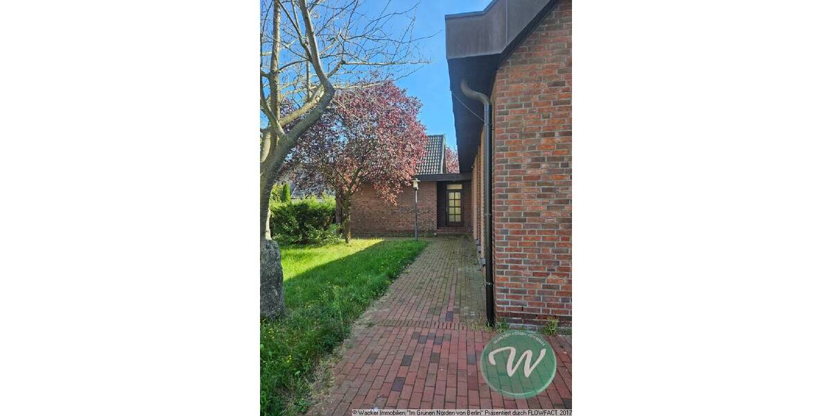 Einfamilienhaus Friedland - 7 Zimmer, 250 m&sup2;, 196.000&euro; | Angebot:25741060