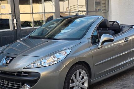 Peugeot 207 87.000 km 4.990 &euro; München 81379
