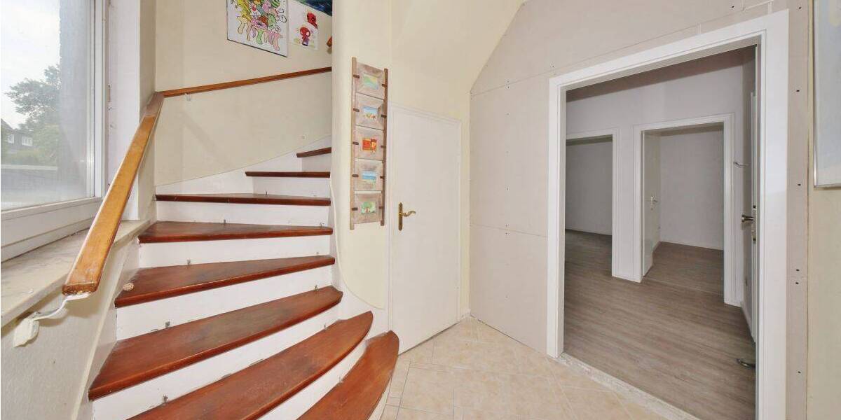 Einfamilienhaus Wilhelmshaven Bant - 7 Zimmer, 171 m&sup2;, 320.000&euro; | Angebot:26834390