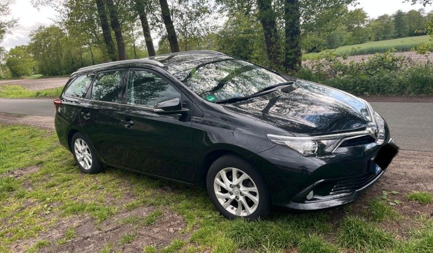 Toyota Auris 100.000 km 11.900 &euro; Lohne 49393