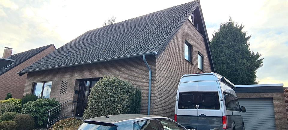 Einfamilienhaus Dinslaken Lohberg - 8 Zimmer, 270 m&sup2;, 670.000&euro; | Angebot:25658334