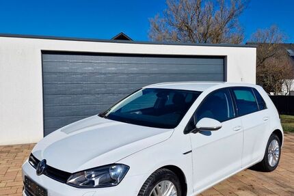 VW Golf 136.800 km 9.399 &euro; Egenhausen 72227