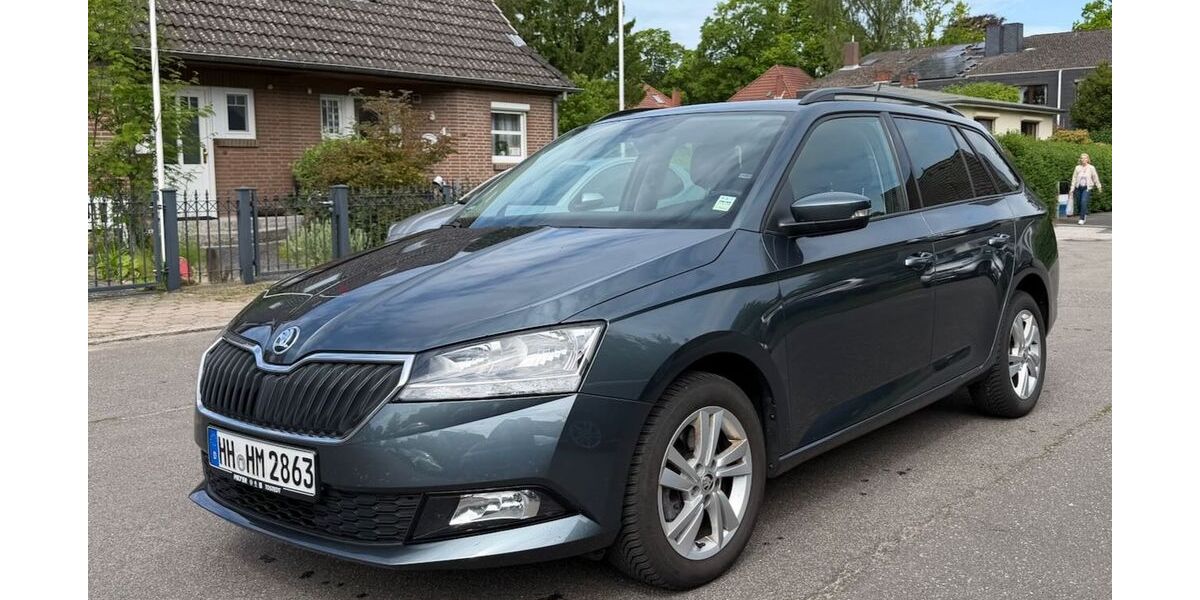 Skoda Fabia 37.100 km 14.300 &euro; Wedel 22880