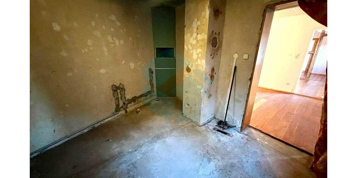 Einfamilienhaus Butzbach / Hoch-Weisel Hoch-Weisel - 5 Zimmer, 129 m&sup2;, 179.000&euro; | Angebot:25385969