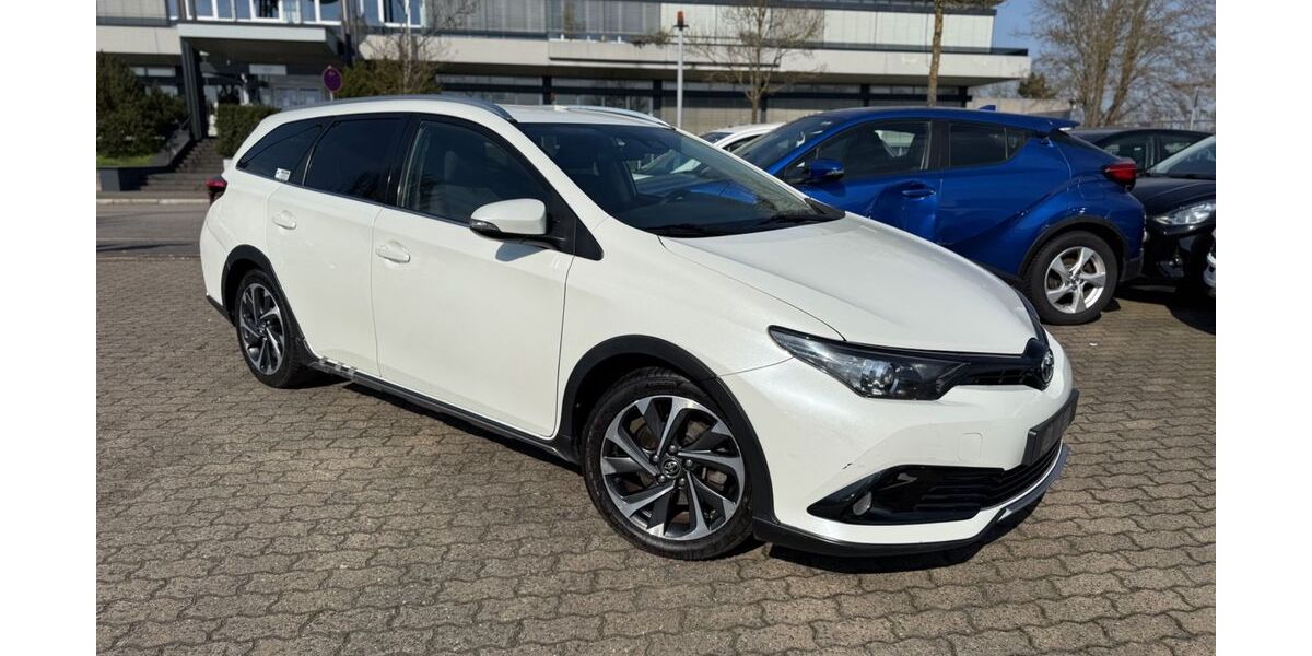 Toyota Auris 340.569 km 7.700 &euro; Hanau 63452