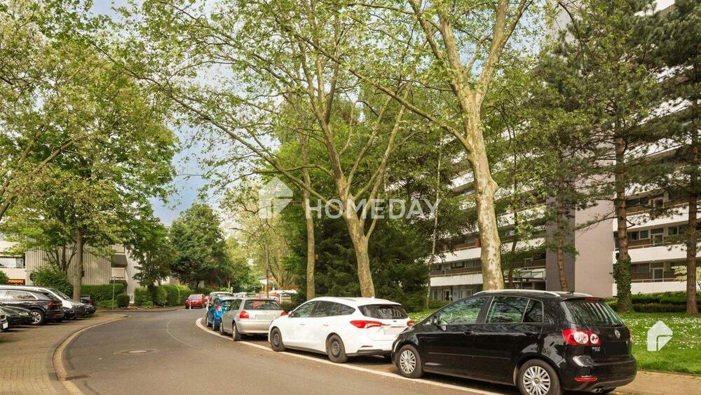 Geräumige 3-Zimmer-Wohnung im Hochparterre mit Loggia und Einbauküche 3 zimmer