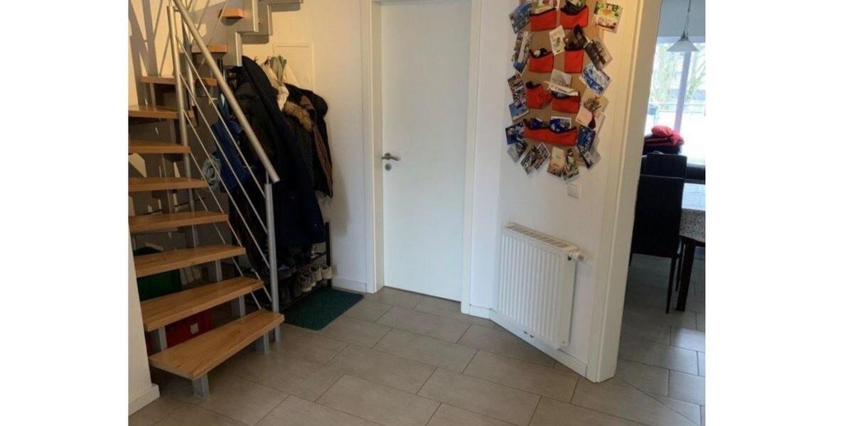 Dachgeschoßwohnung Bremen Huchting - 4 Zimmer, 92 m&sup2;, 1.400&euro; | Angebot:26663722