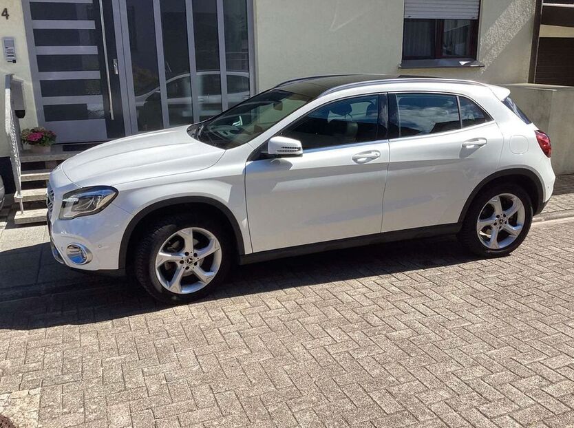 Mercedes-Benz GLA 200 34.000 km 19.799 € Löhnberg 35792