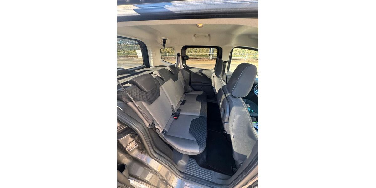 Ford Tourneo Courier 63.460 km 7.500 &euro; Berlin 12305
