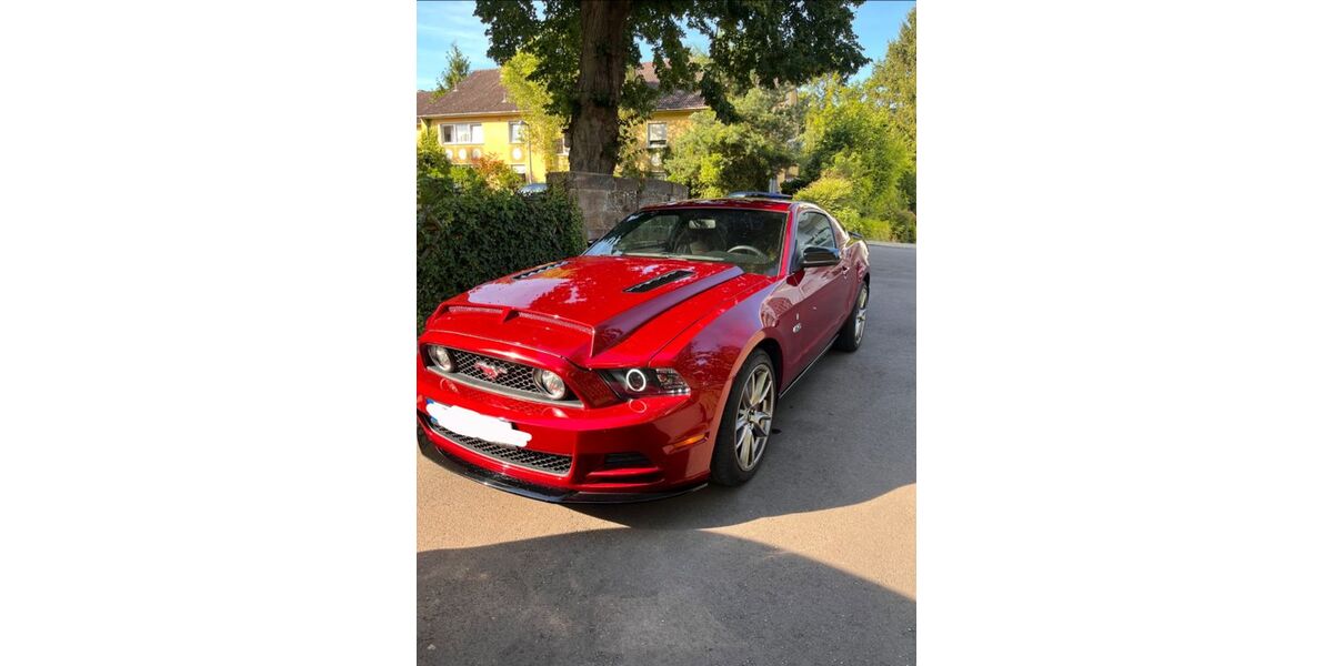 Ford Mustang 64.500 km 26.000 &euro; Saarbrücken 66123