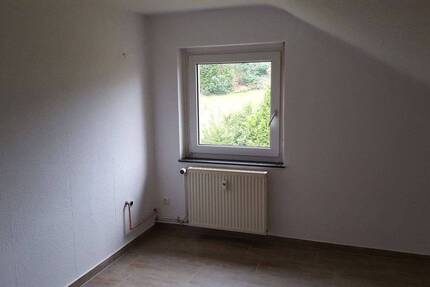 Sehr schöne renovierte Dachgeschoss-Wohnung 1,5 ZKB 1 zimmer