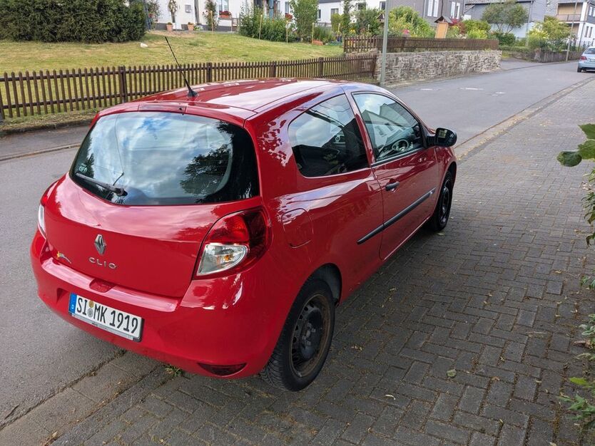Renault Clio 100.071 km 3.400 € Wilnsdorf 57234