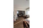 Helle 3 Zimmer-WohnungHaushälfte 1.OG zum 01.10.25 + Balkon