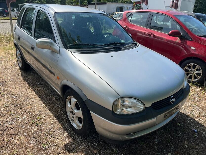 Opel Corsa 91.000 km 2.200 € Steinen 79585