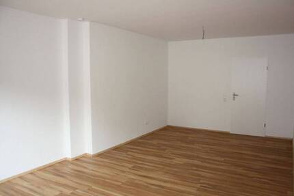 Helle Erdgeschoßwohnung mit Terrasse in Innenstadtlage