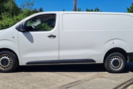 Opel Vivaro 140.000 km 12.900 € Berlin 13089