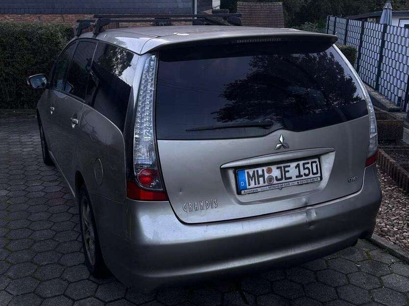 Mitsubishi Grandis 295.195 km 2.500 € Essen 45309