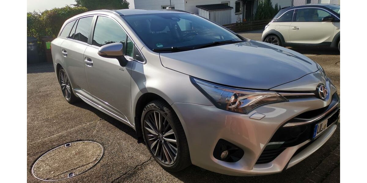 Toyota Avensis 76.000 km 16.000 &euro; ERBACH 89155