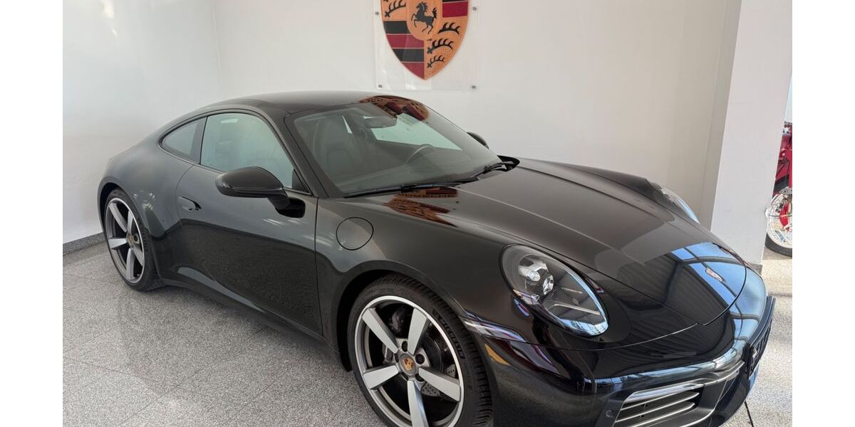 Porsche 992 41.680 km 114.989 &euro; Hallbergmoos 85399