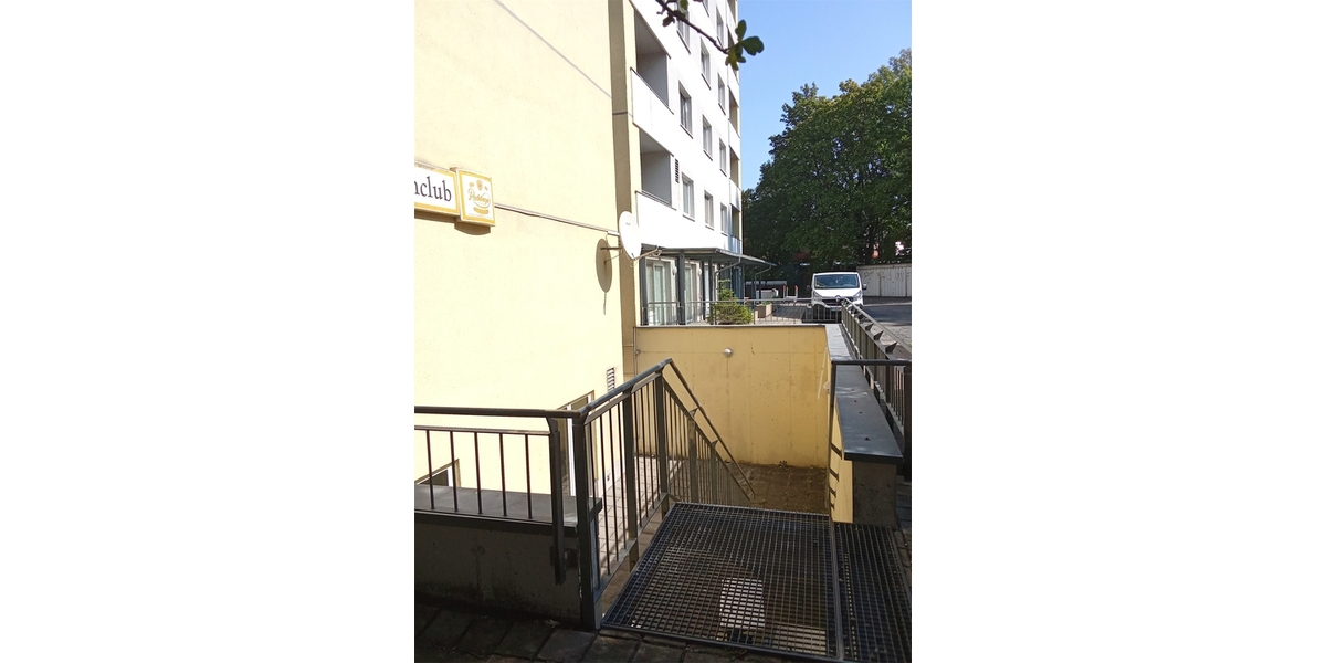 Gewerbefläche in Dresden-Strehlen ( ideal für Yoga, Fitnessstudio, Friseur oder Autovermietung) - Gewerbeobjekt Dresden Strehlen | Angebot:26557117
