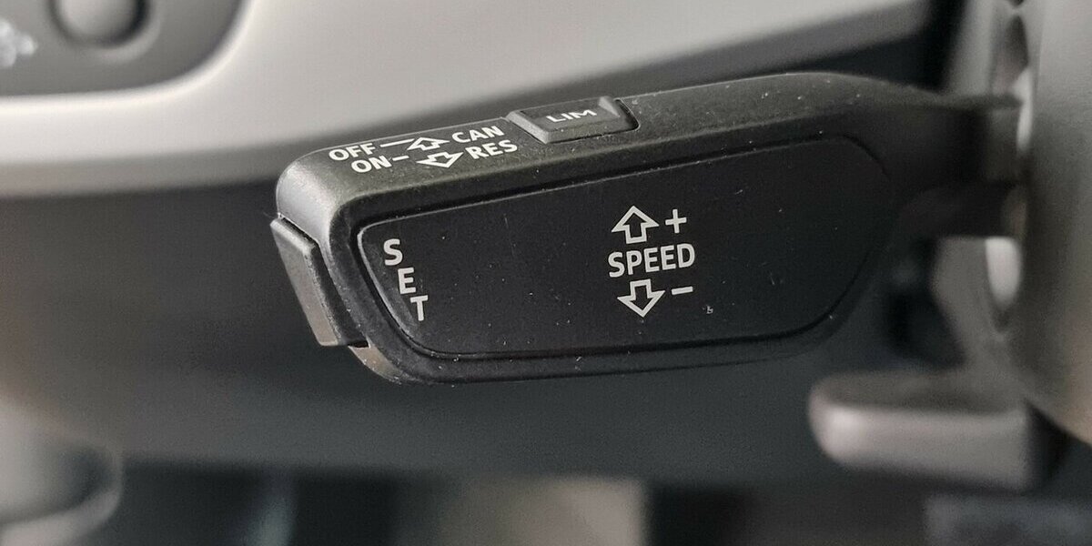 Audi A4 35 TFSI Automatik LED AHK Navi Klima Tempomat 98.400 km 21.450 &euro; Garrel 49681