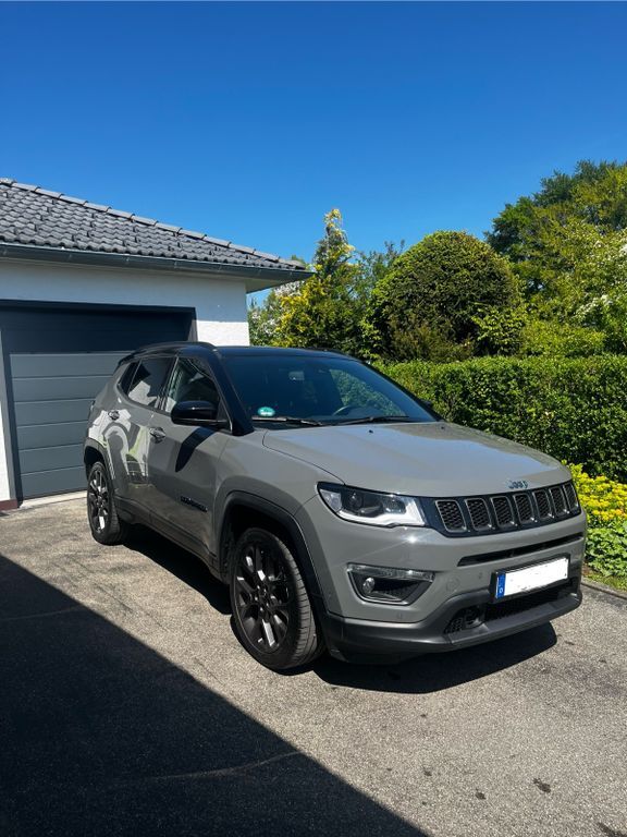 Jeep Compass 71.650 km 20.999 € Donaueschingen 78166