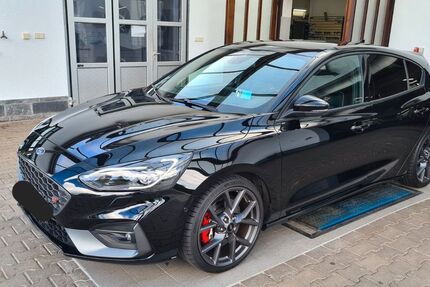 Ford Focus 60.800 km 22.000 &euro; Schwäbisch Gmünd 73527