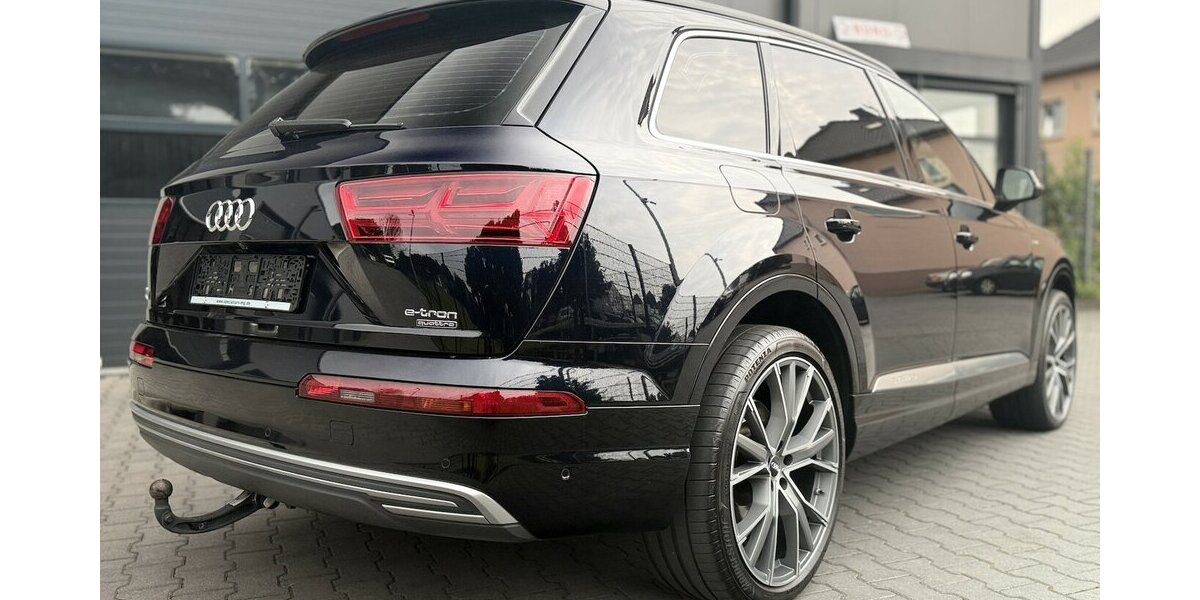 Audi Q7 3.0 TDI e-tron quattro / Panorama / Kamera 179.000 km 30.900 € Mönchengladbach 41066
