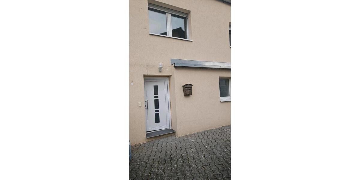 Frisch Renoviertes 4ZKBHaus und Parkplatz in 61184 Karben 4 zimmer