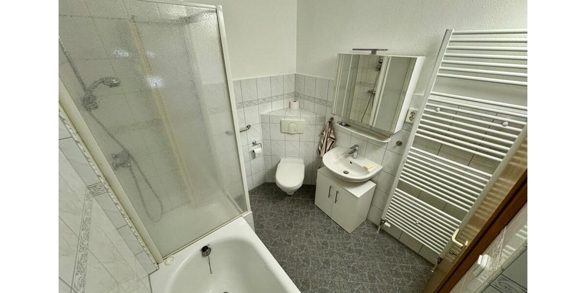 Erdgeschoßwohnung Spenge - 4 Zimmer, 100 m&sup2;, 750&euro; | Angebot:25900237