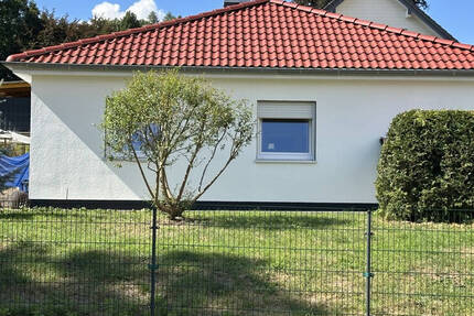 Befristete Vermietung bis 31.03.2028! Neu renovierter 3 Zimmer Bungalow mit Garage und gr. Garten