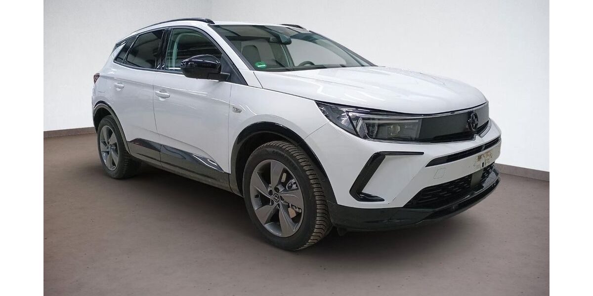 Opel Grandland (X) 2.400 km 26.490 &euro; Großenlüder-Müs 36137