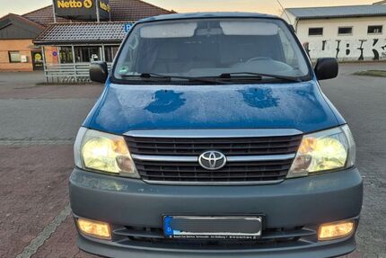 Toyota Hiace 295.000 km 8.900 &euro; Schwerin 19063