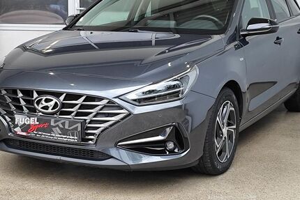 Hyundai i30 41.355 km 18.969 € Oberlungwitz 09353