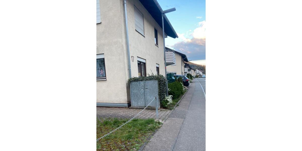 Etagenwohnung Schramberg - 4 Zimmer, 105 m&sup2;, 1.200&euro; | Angebot:26256472