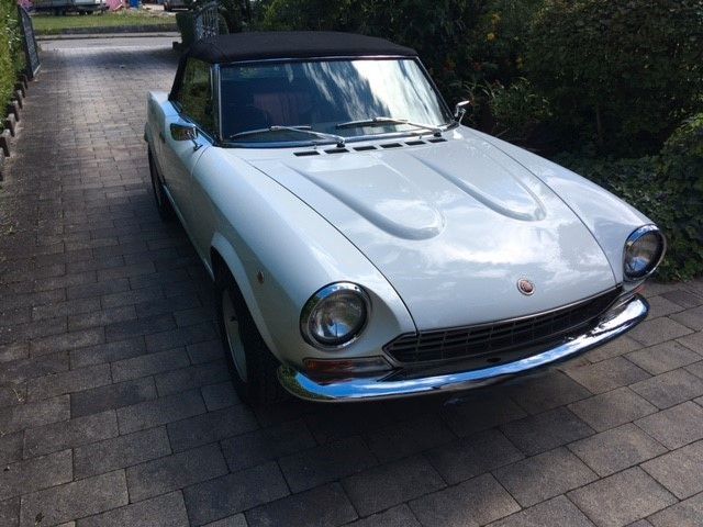 Fiat 124 Spider 171.300 km 18.000 &euro; Degmarn 74229