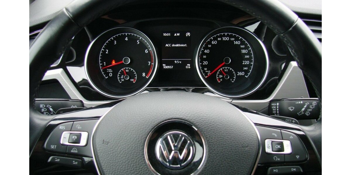VW Touran 1.4 TSi BMT Comfortline ACC LED AHK 7Sitzer 99.986 km 16.980 &euro; Falkensee 14612