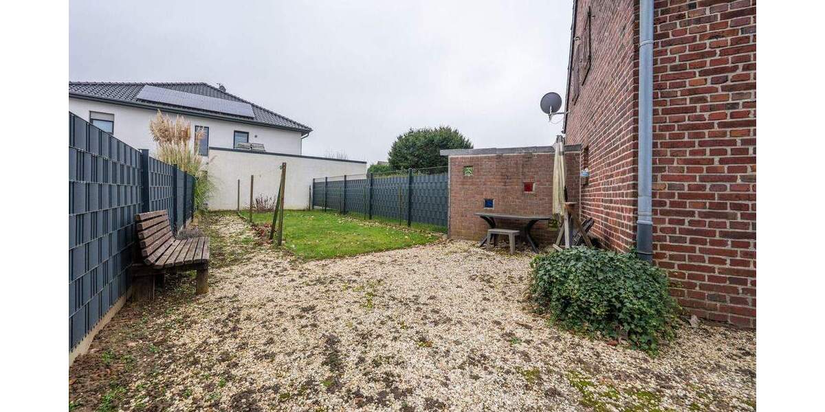 Doppelhaushälfte Brüggen / Bracht Bracht - 4 Zimmer, 89 m&sup2;, 149.000&euro; | Angebot:24793495