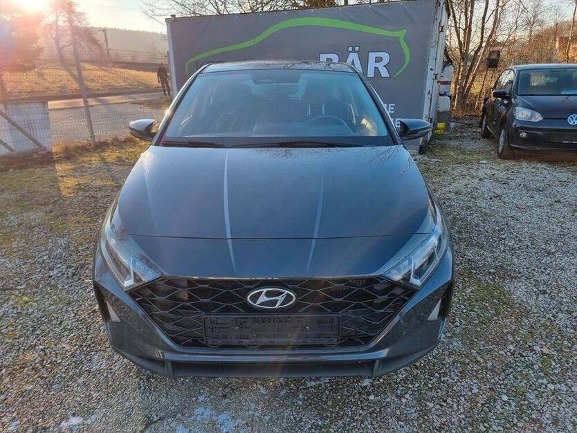 i20
