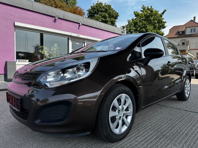 Kia Rio 97.182 km 6.590 € Kabelsketal OT Gröbers 06184