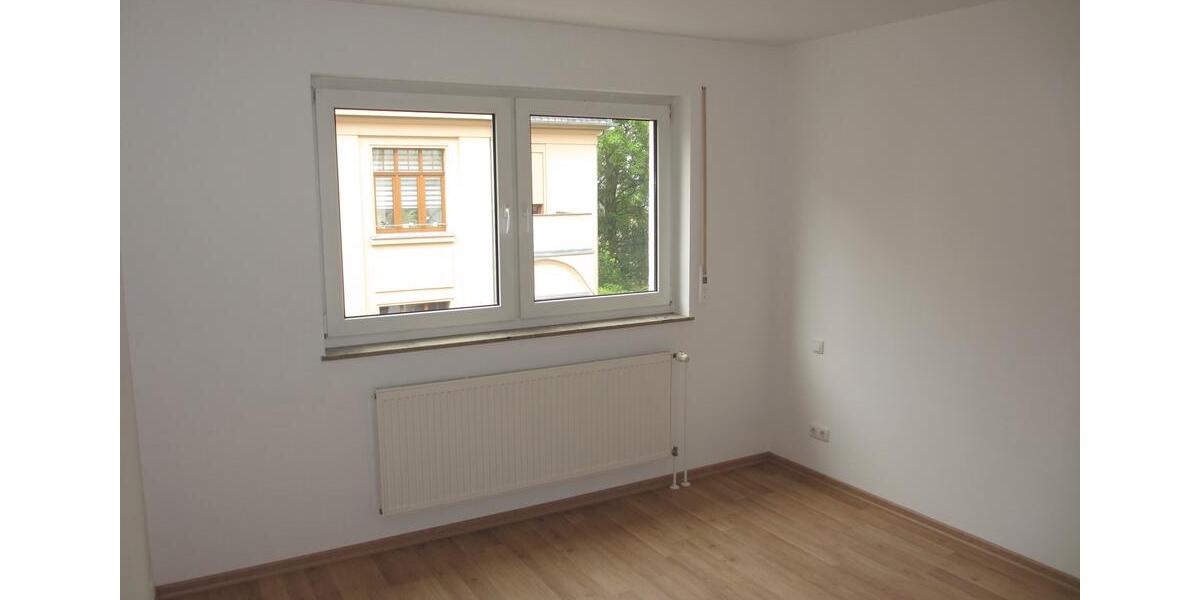 Etagenwohnung Plauen Bahnhofsvorstadt - 2 Zimmer, 72 m&sup2;, 360&euro; | Angebot:26548295