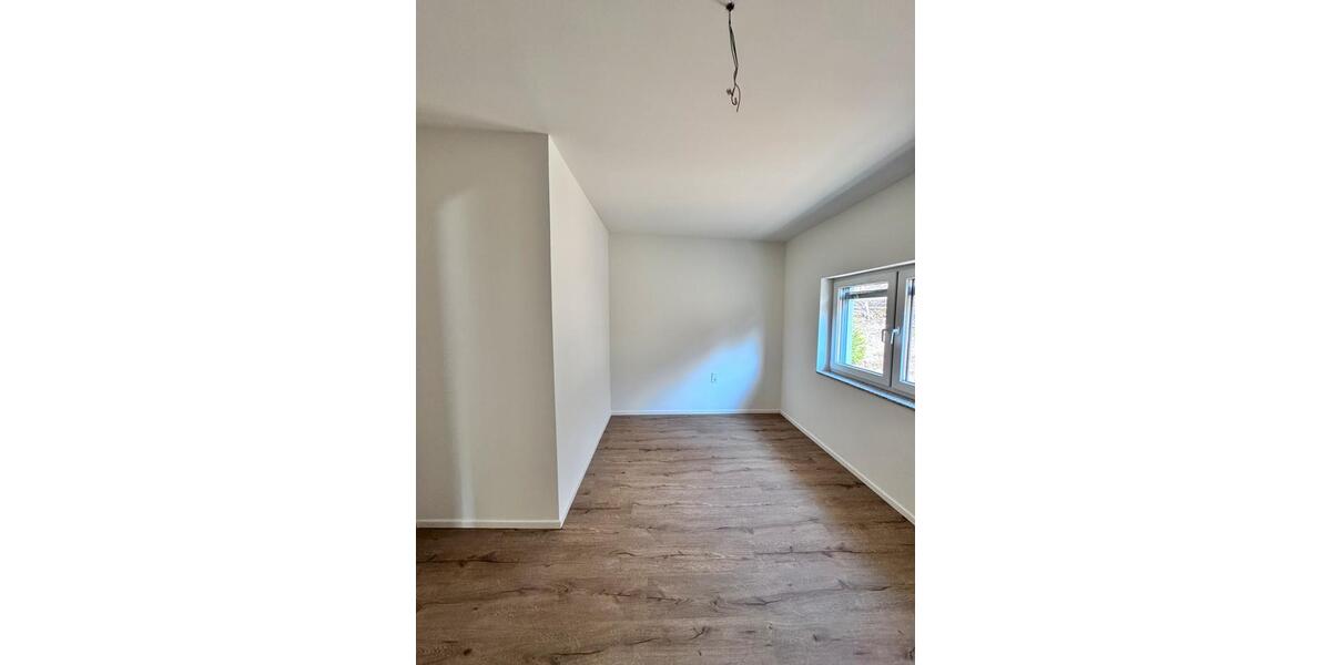 Einfamilienhaus Gummersbach - 3.5 Zimmer, 146 m&sup2;, 1.900&euro; | Angebot:25363993
